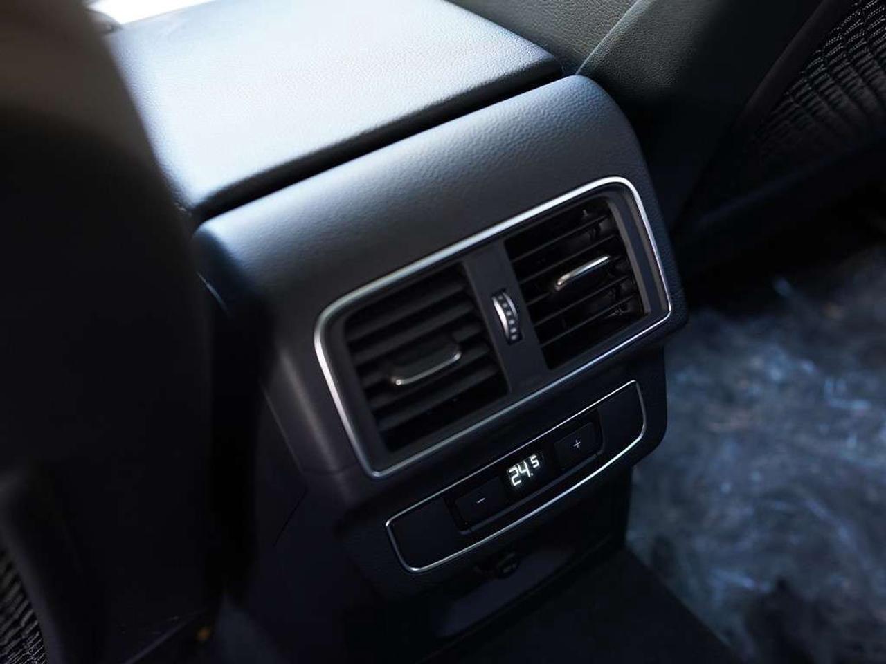 2018 Audi Q5 2.0T Progressiv Leather Seats Apple Carplay Panoramic Roof Photo