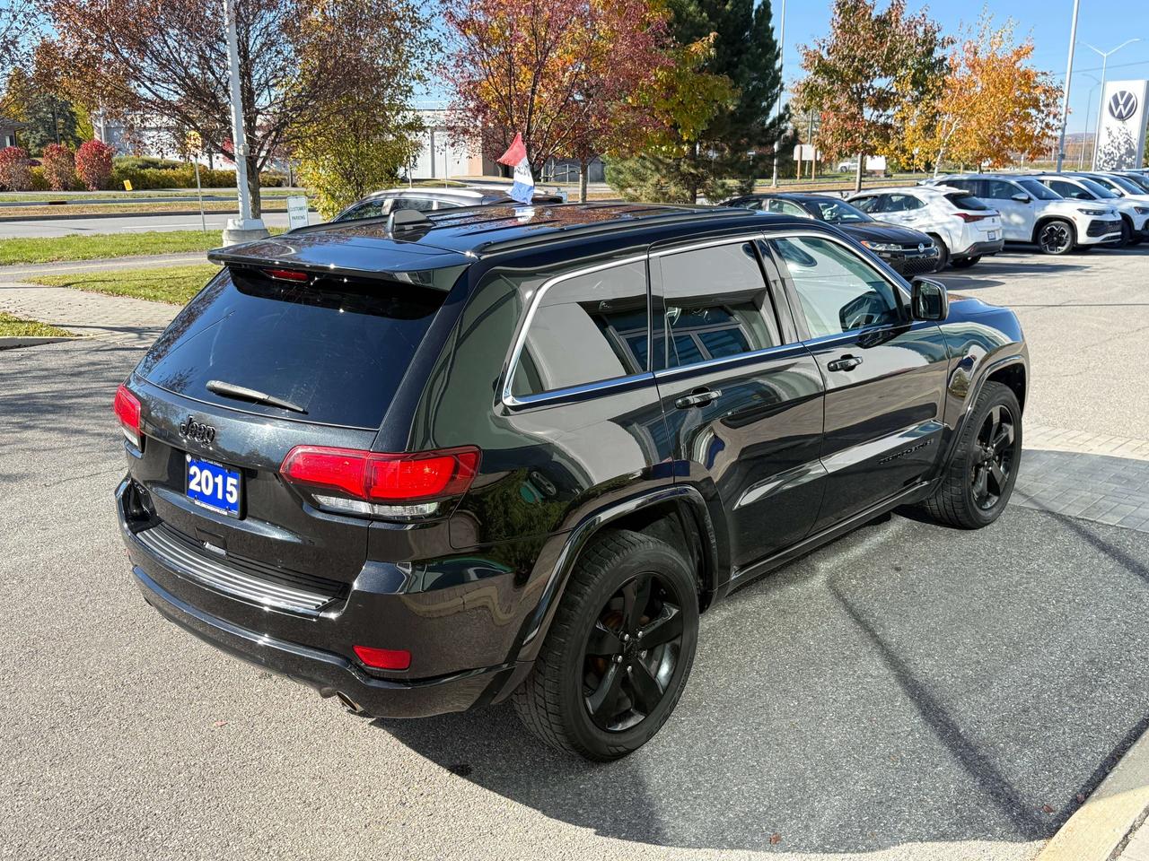 2015 Jeep Grand Cherokee One-owner vehicle with a clean carfax report Photo