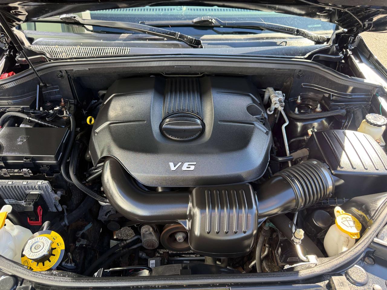 2015 Jeep Grand Cherokee One-owner vehicle with a clean carfax report Photo