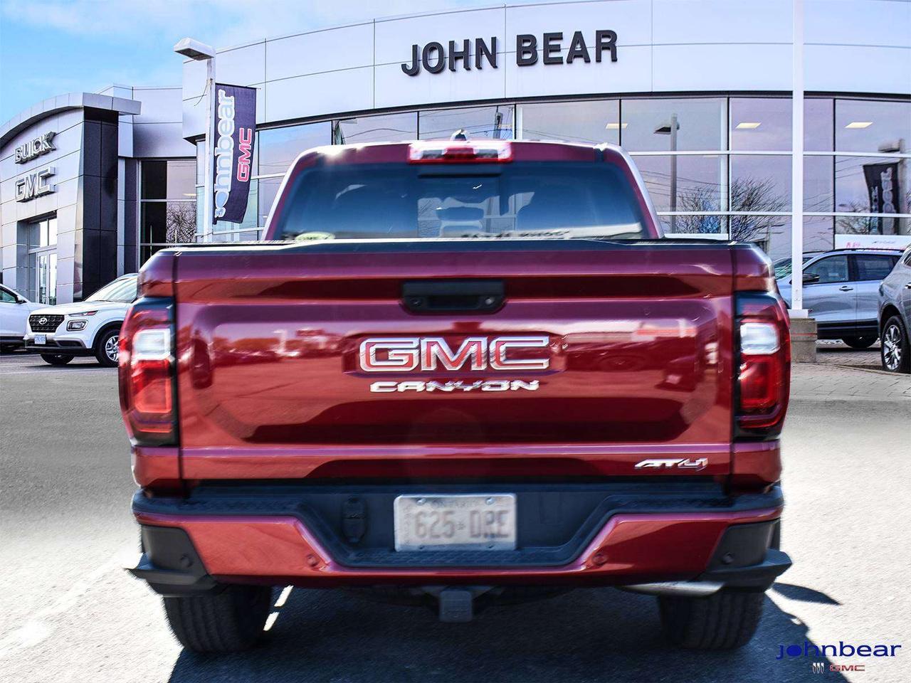 2024 GMC Canyon AT4 Photo