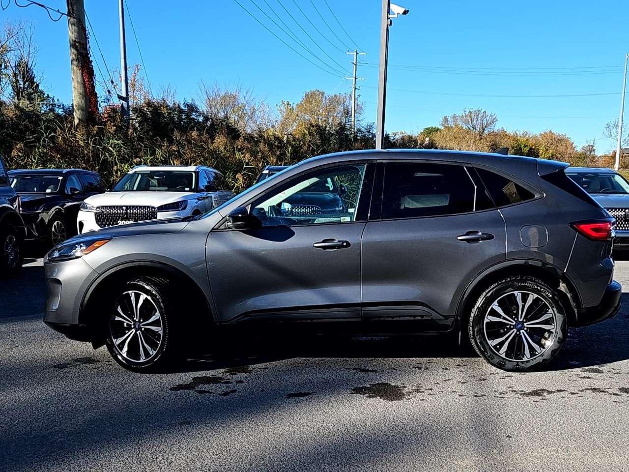 2022 Ford Escape SE   SPORT PKG   AWD   LOW KMS Photo