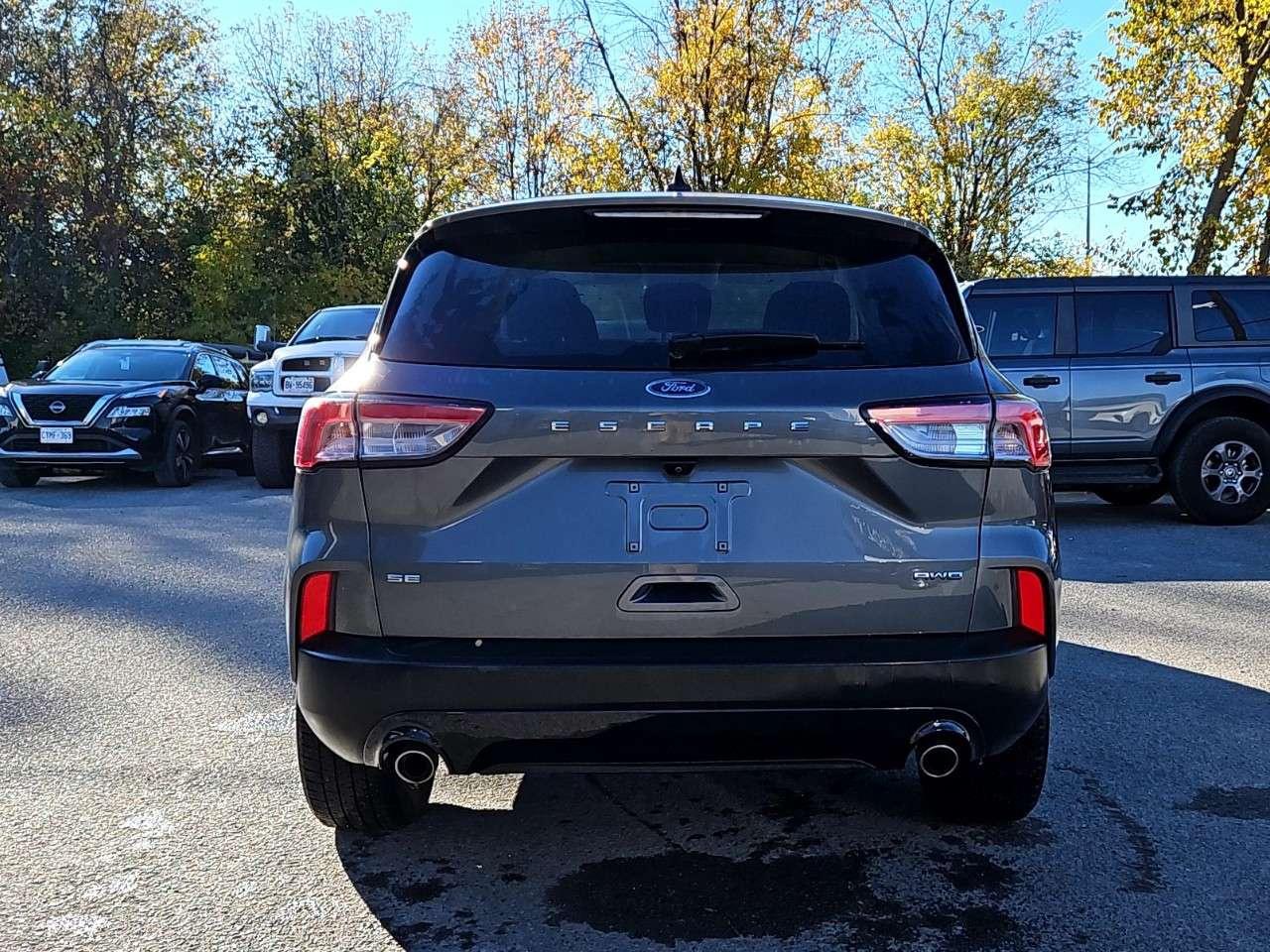 2022 Ford Escape SE   SPORT PKG   AWD   LOW KMS Photo