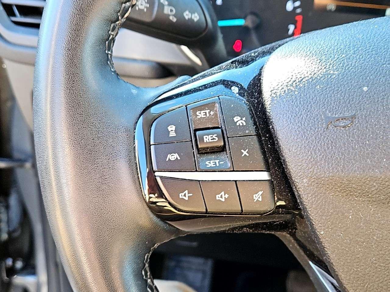 2022 Ford Escape SE   SPORT PKG   AWD   LOW KMS Photo