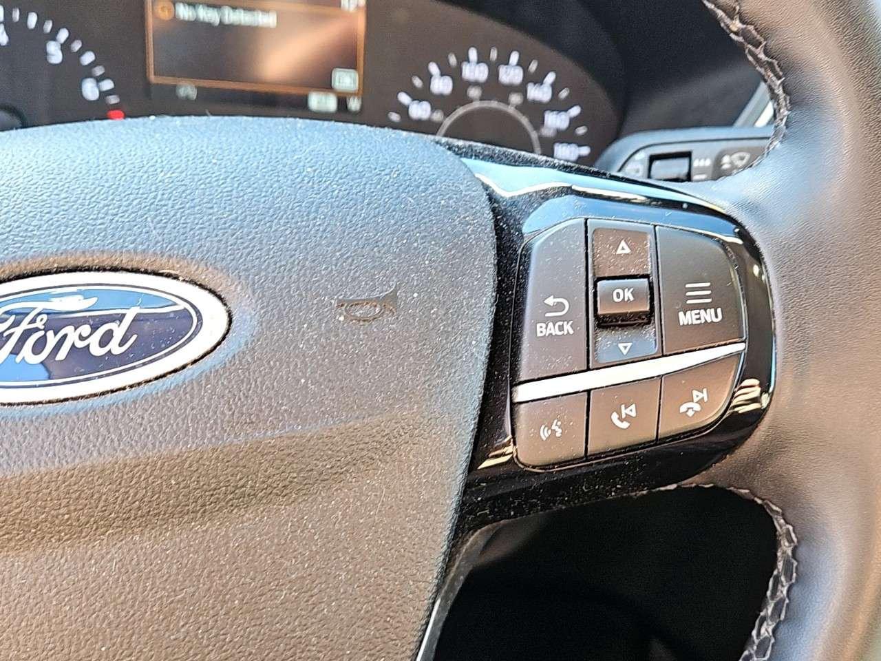 2022 Ford Escape SE   SPORT PKG   AWD   LOW KMS Photo
