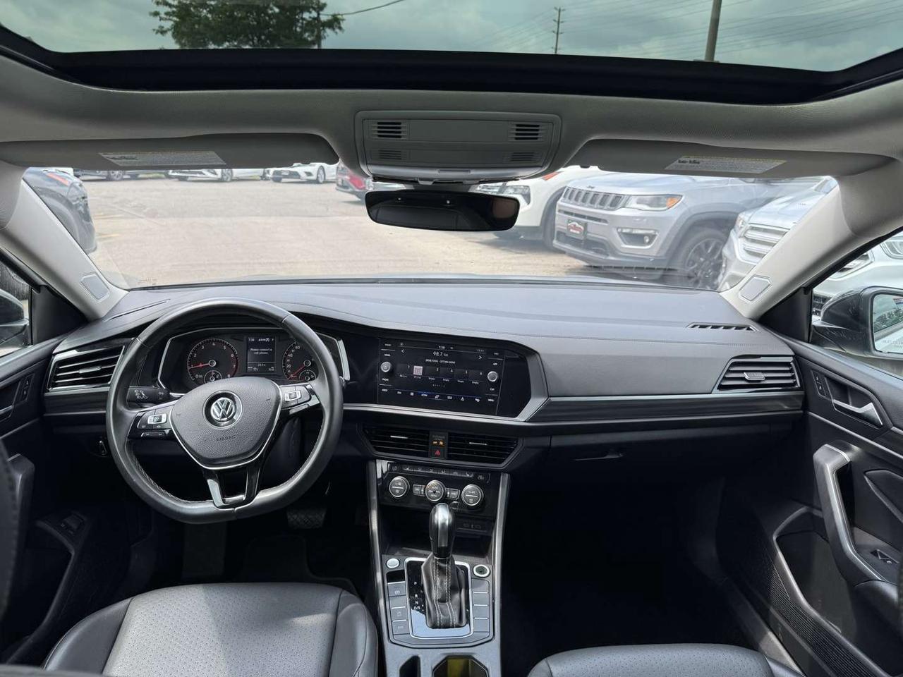 2021 Volkswagen Jetta Highline Pearl white upgraded Sunroof   Blind Spot   Leather Photo