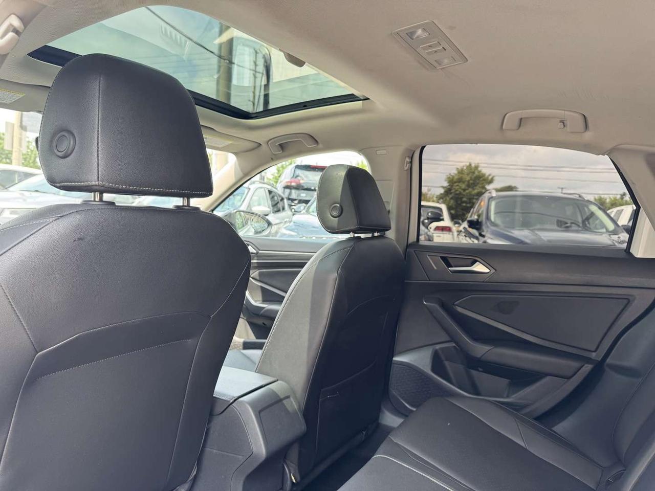 2021 Volkswagen Jetta Highline Pearl white upgraded Sunroof   Blind Spot   Leather Photo