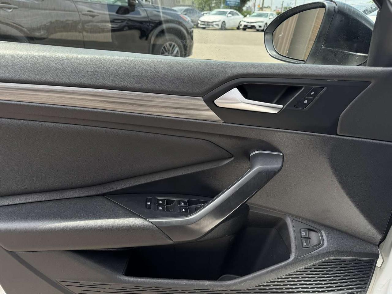 2021 Volkswagen Jetta Highline Pearl white upgraded Sunroof   Blind Spot   Leather Photo