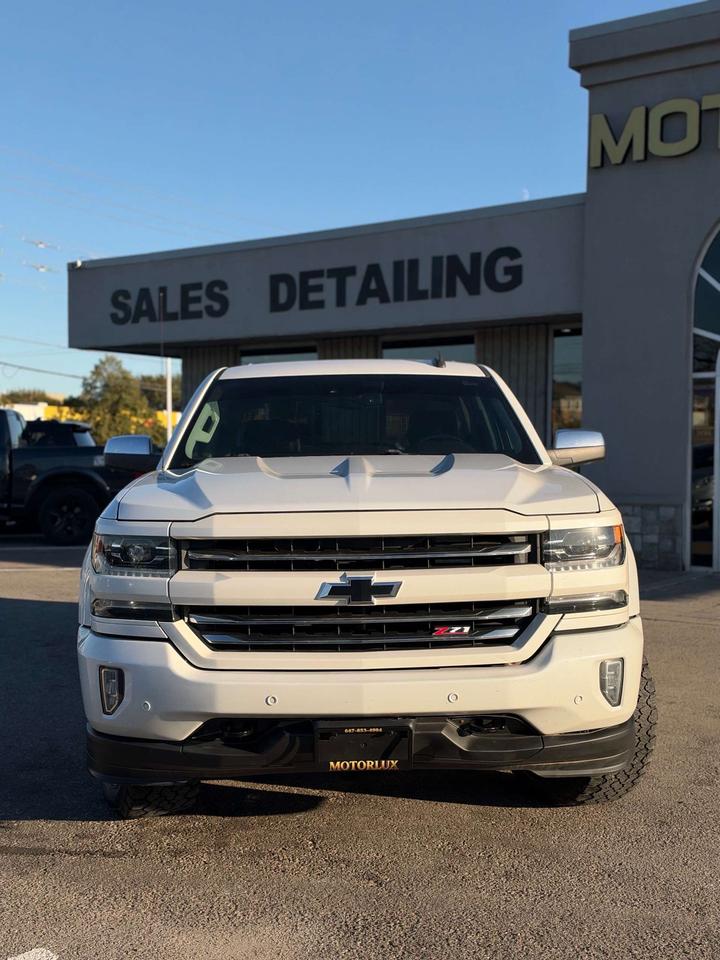2018 Chevrolet Silverado 1500 4WD Crew Cab LTZ w/2LZ Photo2