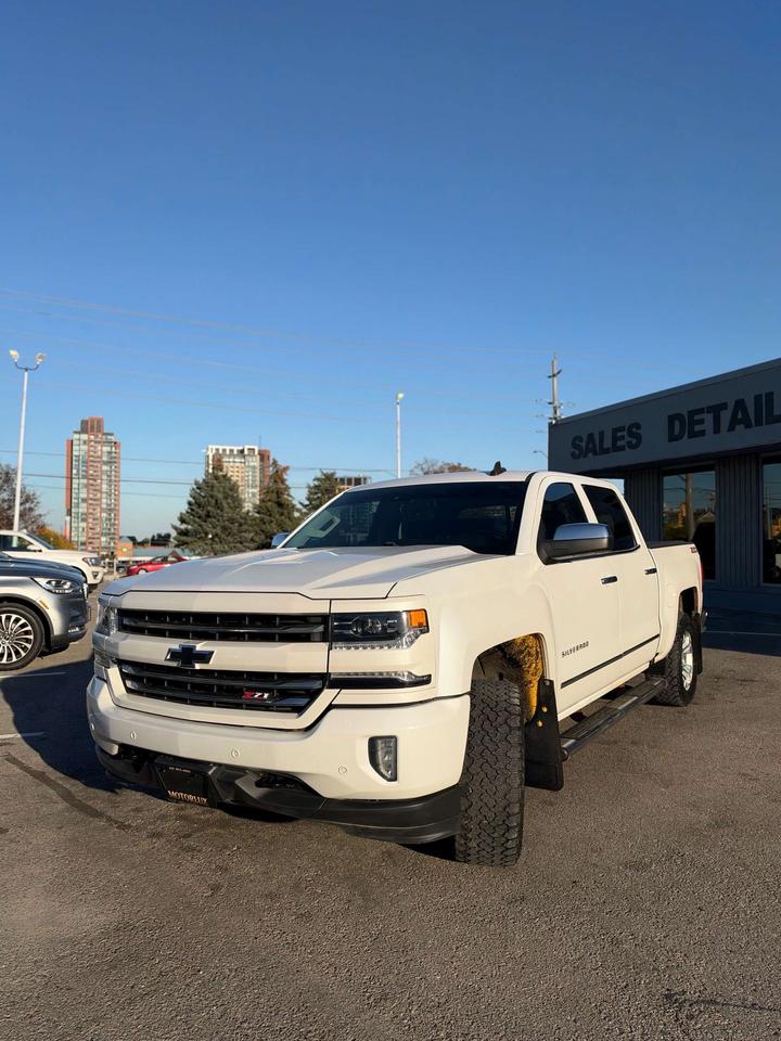 2018 Chevrolet Silverado 1500 4WD Crew Cab LTZ w/2LZ Photo3