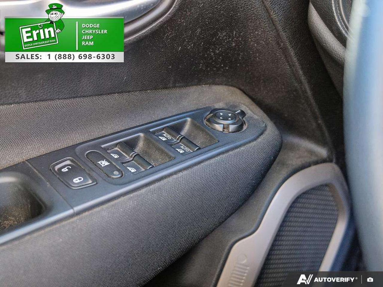 2017 Jeep Renegade SPORT 4X4 MY SKY REMOVABLE ROOF PANELS MANUAL Photo