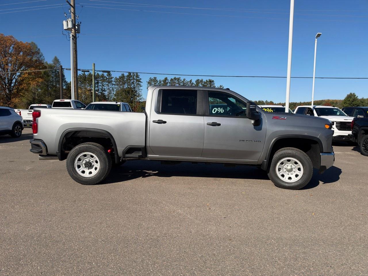 2026 Chevrolet Silverado 3500HD 4WD Crew Cab Standard Box Work Truck Photo