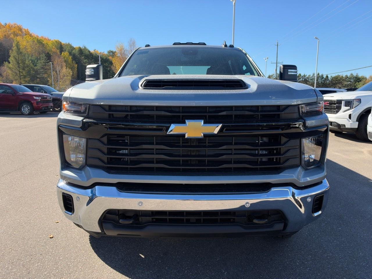 2026 Chevrolet Silverado 3500HD 4WD Crew Cab Standard Box Work Truck Photo5