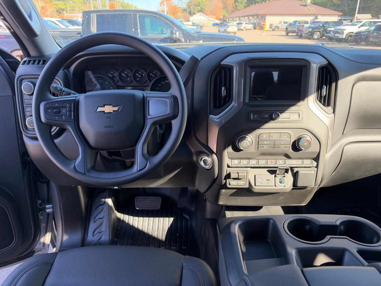 2026 Chevrolet Silverado 3500HD 4WD Crew Cab Standard Box Work Truck Photo