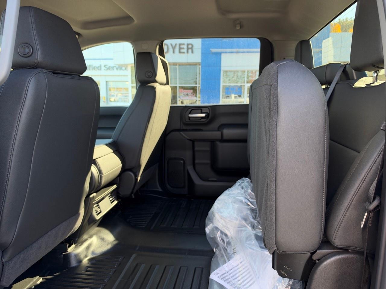 2026 Chevrolet Silverado 3500HD 4WD Crew Cab Standard Box Work Truck Photo