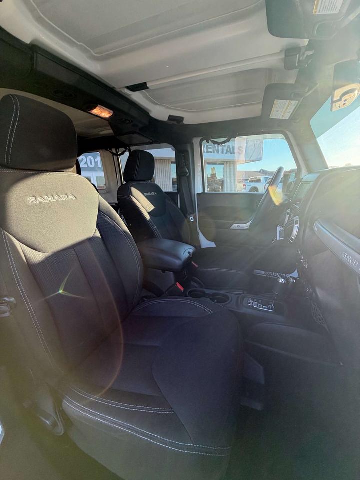 2016 Jeep Wrangler 4WD 4DR SAHARA Photo