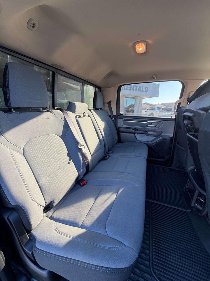 2020 RAM 1500 Big Horn 4x4 Crew Cab 6'4 Box Photo