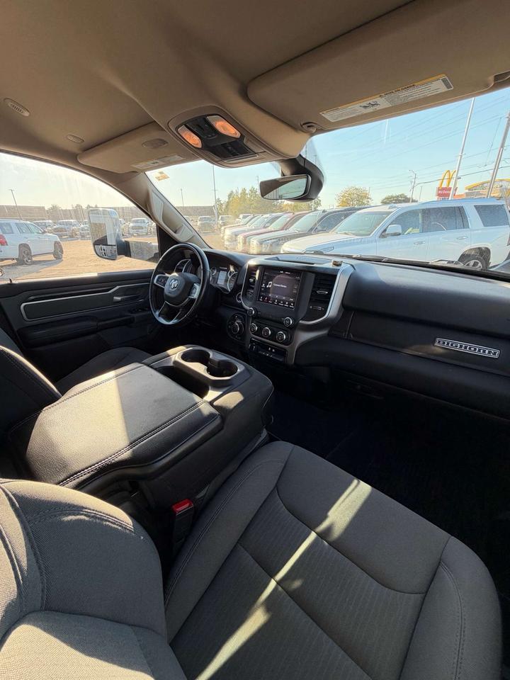 2020 RAM 1500 Big Horn 4x4 Crew Cab 6'4 Box Photo