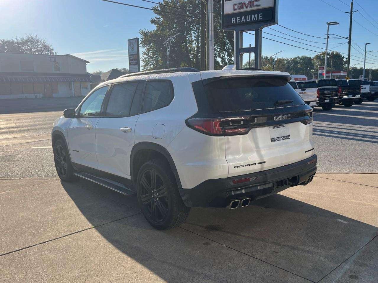 2025 GMC Acadia Elevation Premium CPO Rates apply! Photo