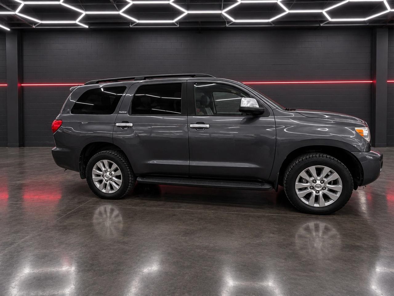2015 Toyota Sequoia Platinum Photo3