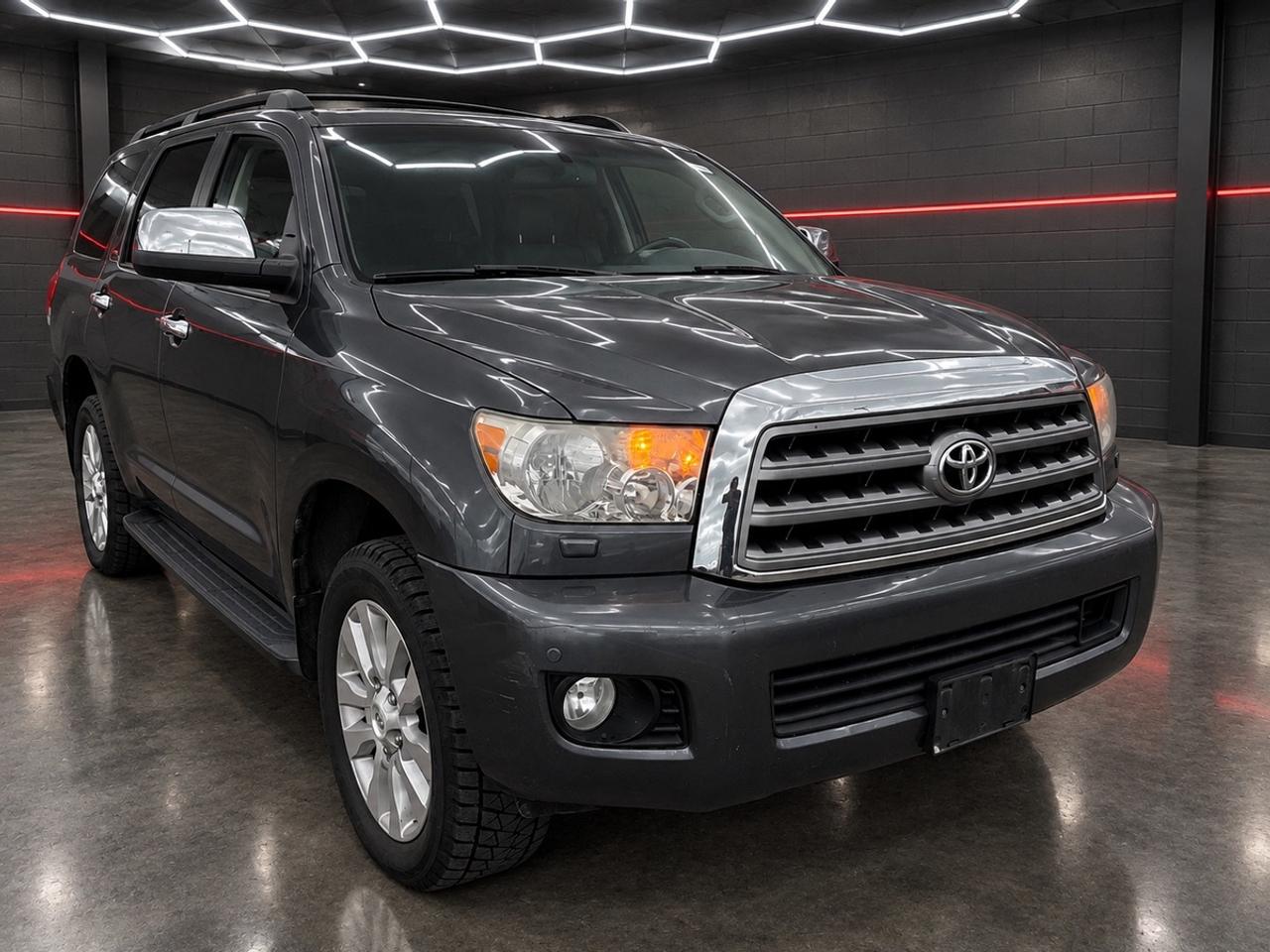 2015 Toyota Sequoia Platinum Photo2