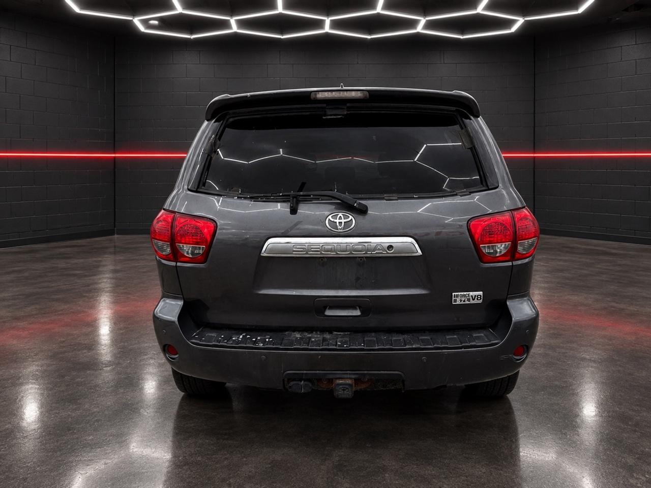 2015 Toyota Sequoia Platinum Photo