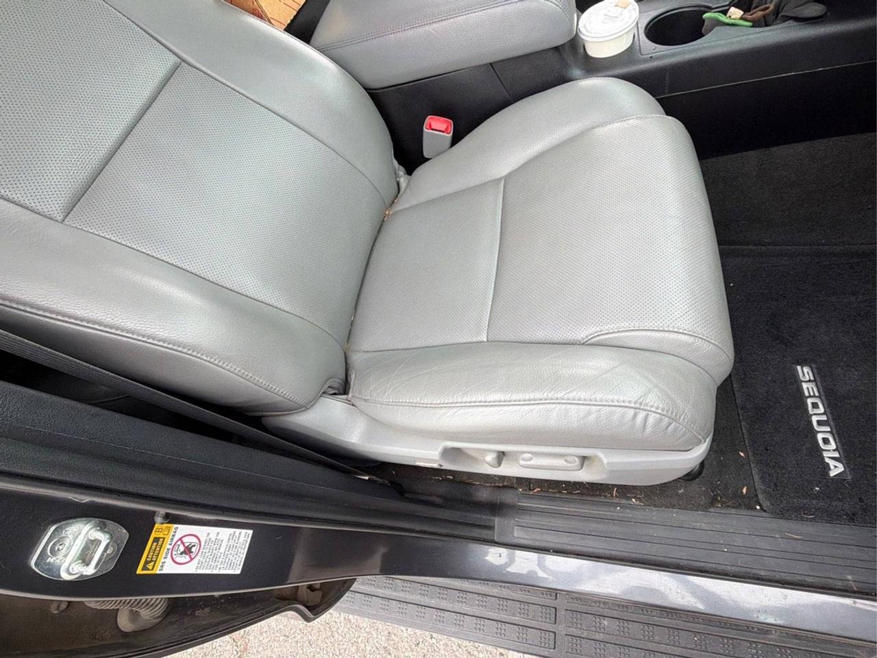 2015 Toyota Sequoia Platinum Photo