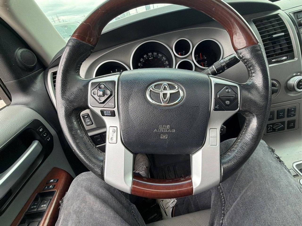 2015 Toyota Sequoia Platinum Photo