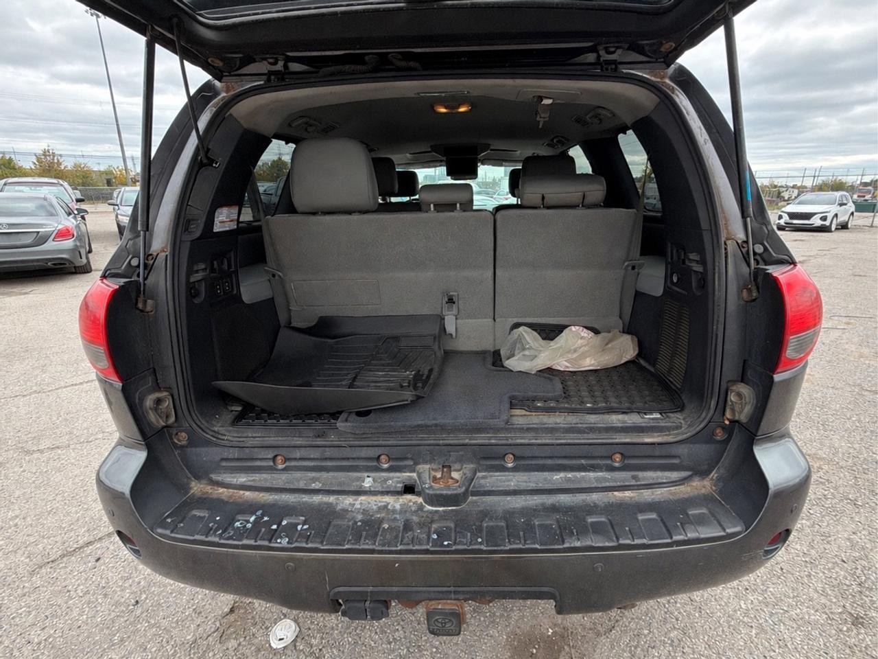 2015 Toyota Sequoia Platinum Photo