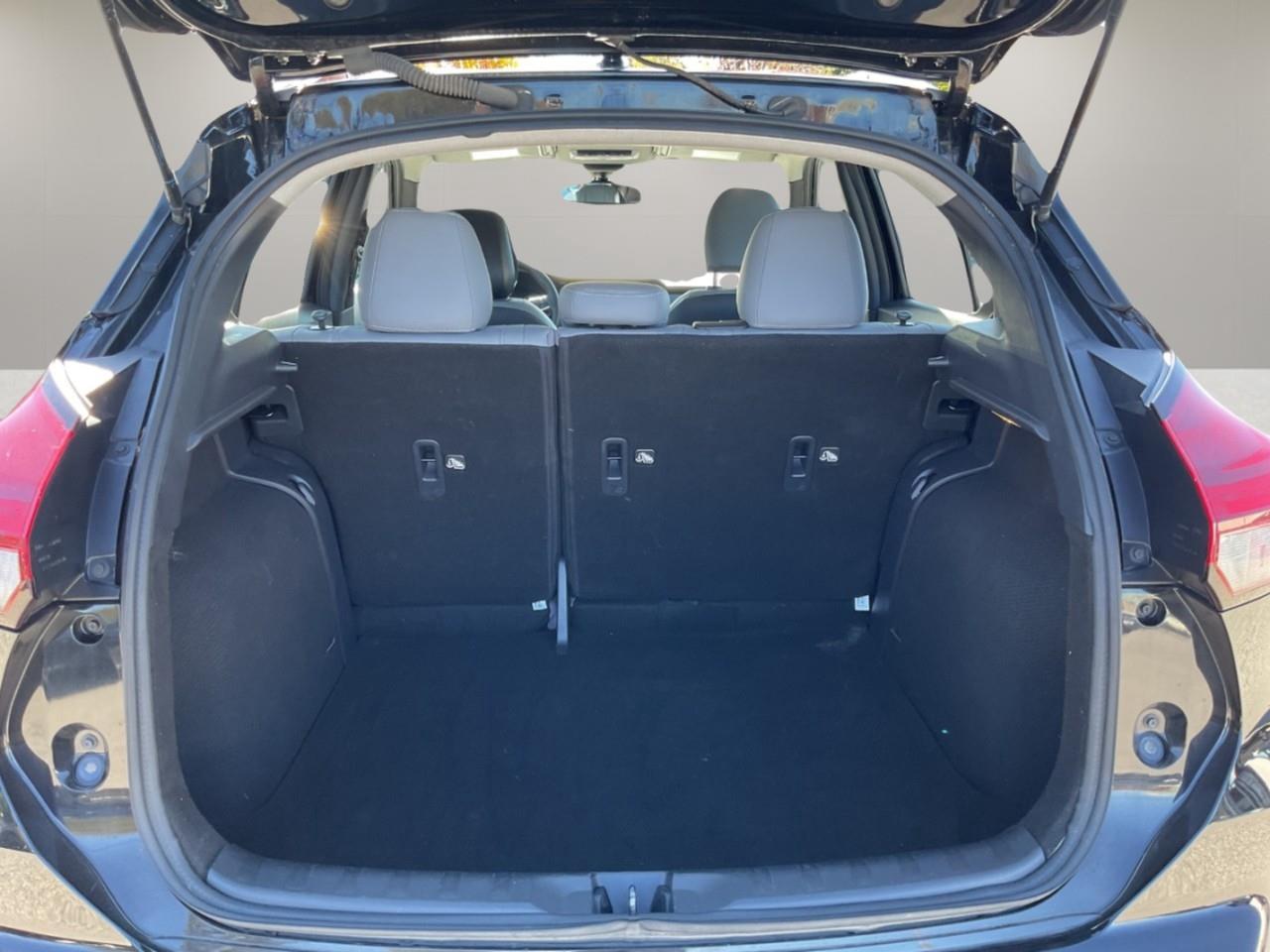 2024 Nissan Kicks SR 4dr Front-Wheel Drive Photo