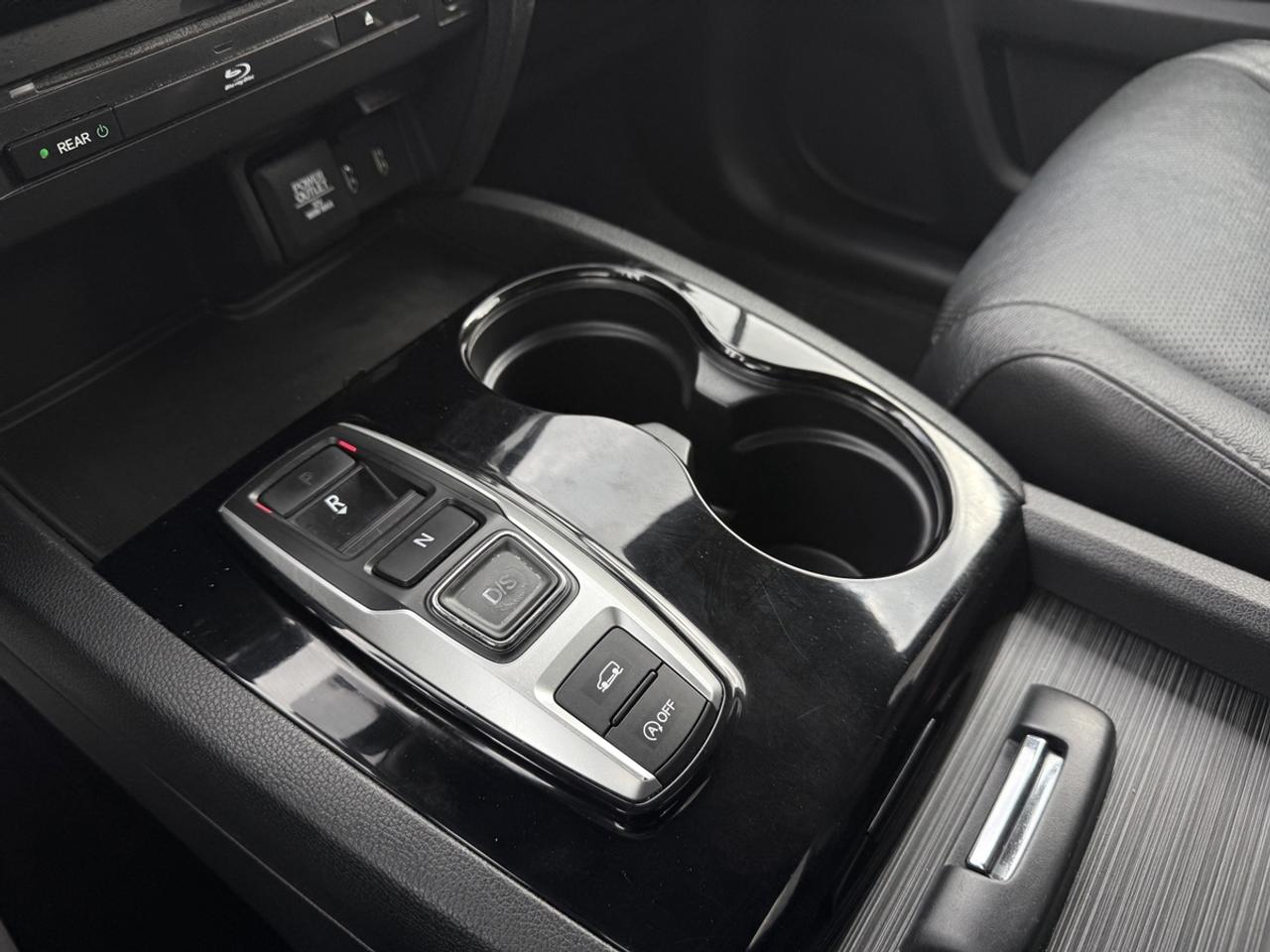 2016 Honda Pilot Touring Photo