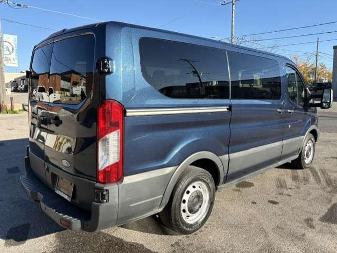 2017 Ford Transit Passenger Wagon T-150 XL 8 PASSENGER-CAMERA-TOW PKG-NO ACCIDENTS Photo
