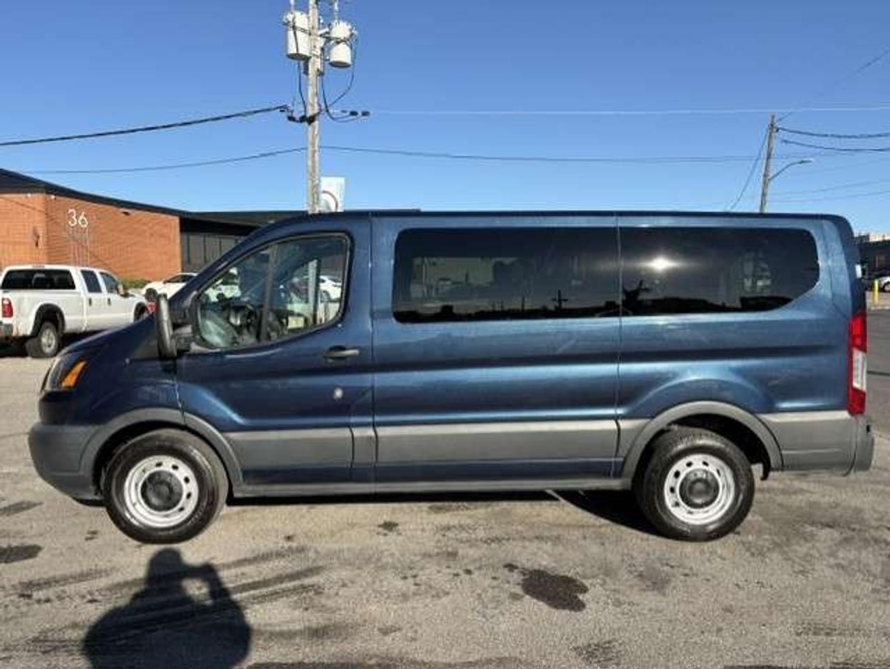 2017 Ford Transit Passenger Wagon T-150 XL 8 PASSENGER-CAMERA-TOW PKG-NO ACCIDENTS Photo5