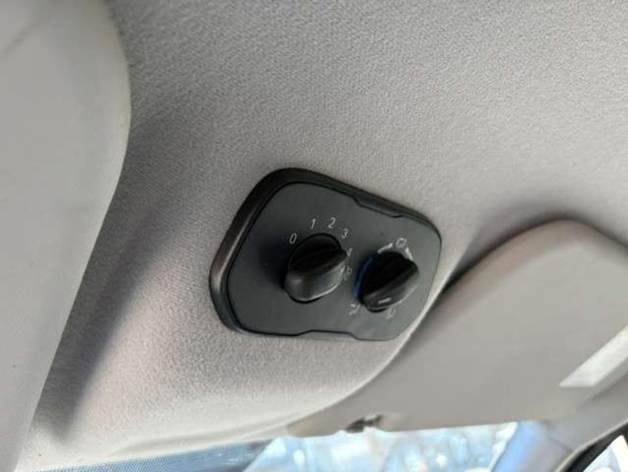 2017 Ford Transit Passenger Wagon T-150 XL 8 PASSENGER-CAMERA-TOW PKG-NO ACCIDENTS Photo