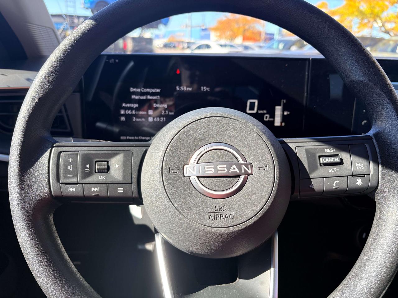 2025 Nissan Kicks S Low Kms! Back Up Camera Blind Spot Monitor Photo5