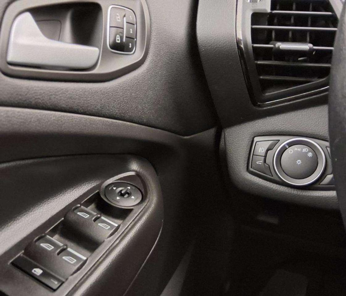 2017 Ford Escape Titanium Photo