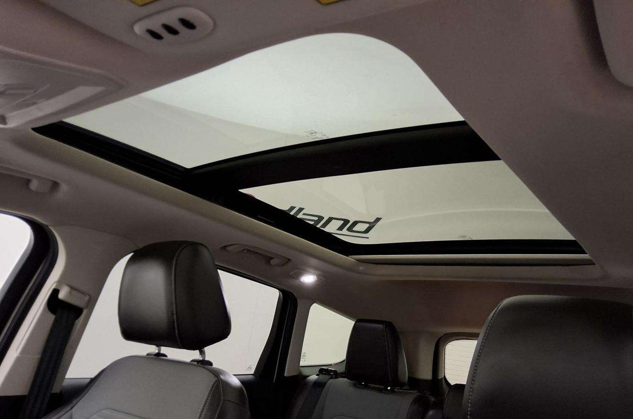 2017 Ford Escape Titanium Photo