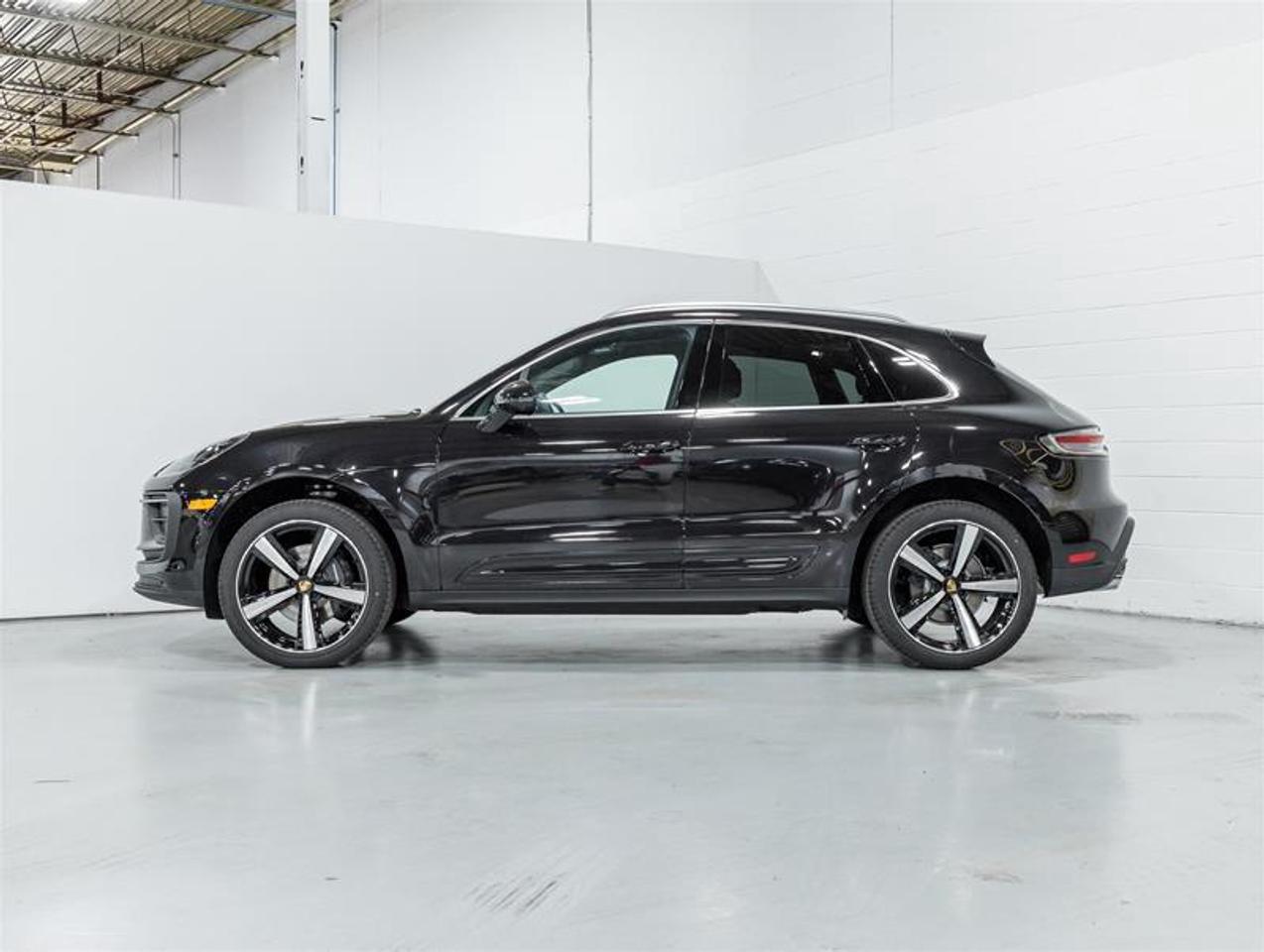 2026 Porsche Macan  Photo