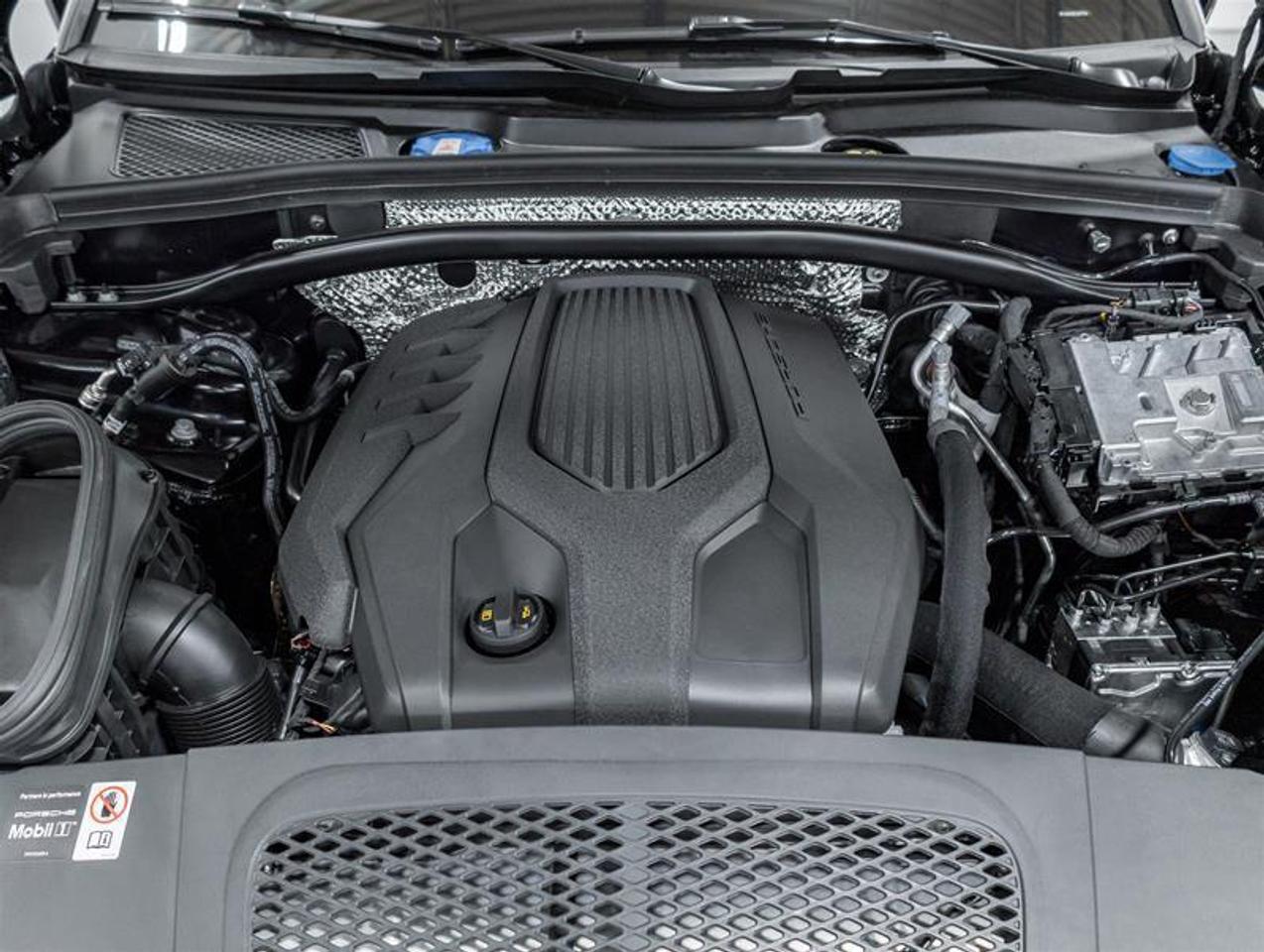 2026 Porsche Macan  Photo5