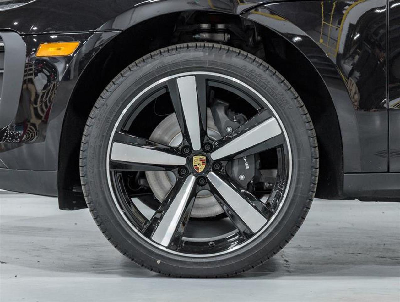 2026 Porsche Macan  Photo