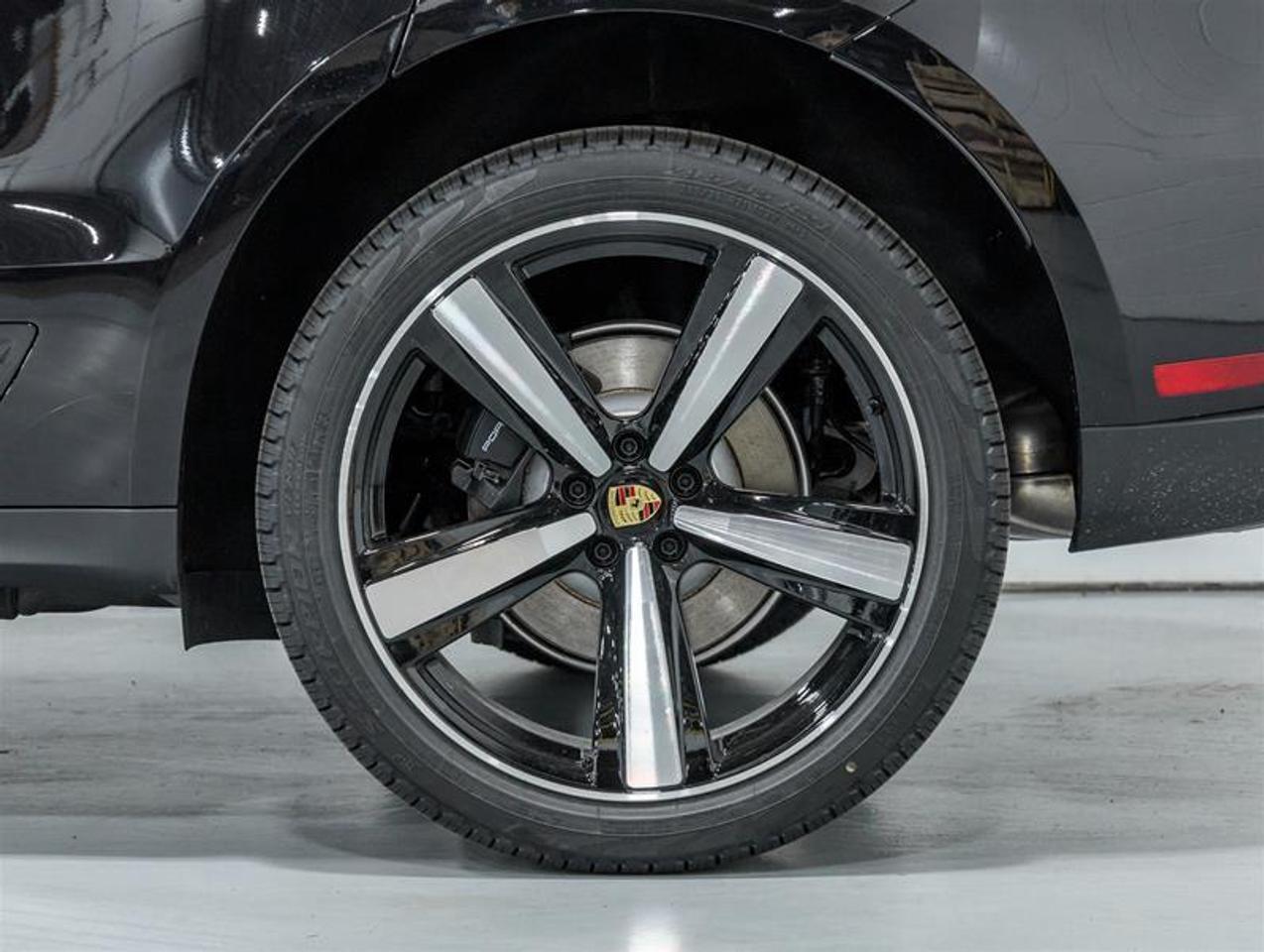 2026 Porsche Macan  Photo