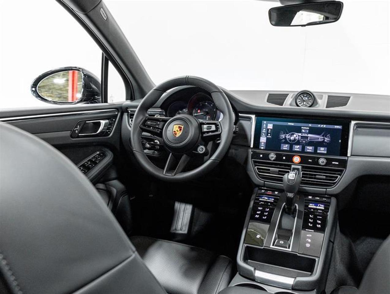 2026 Porsche Macan  Photo