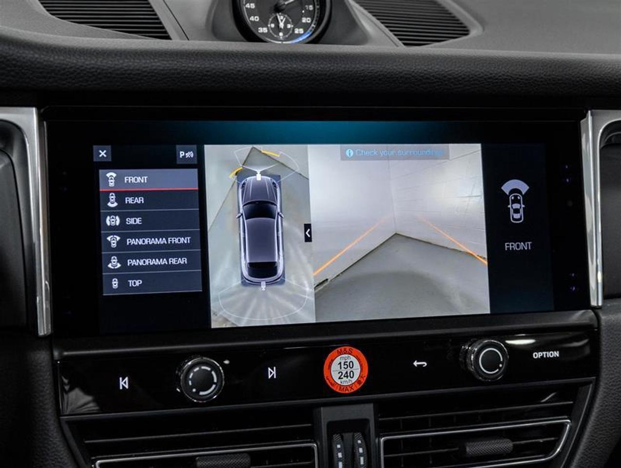 2026 Porsche Macan  Photo
