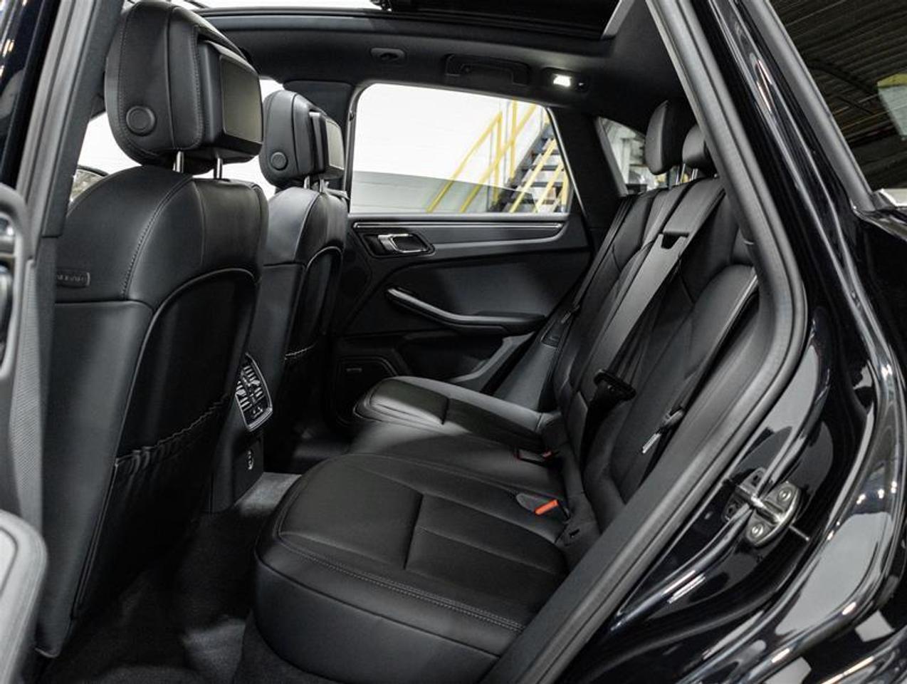 2026 Porsche Macan  Photo