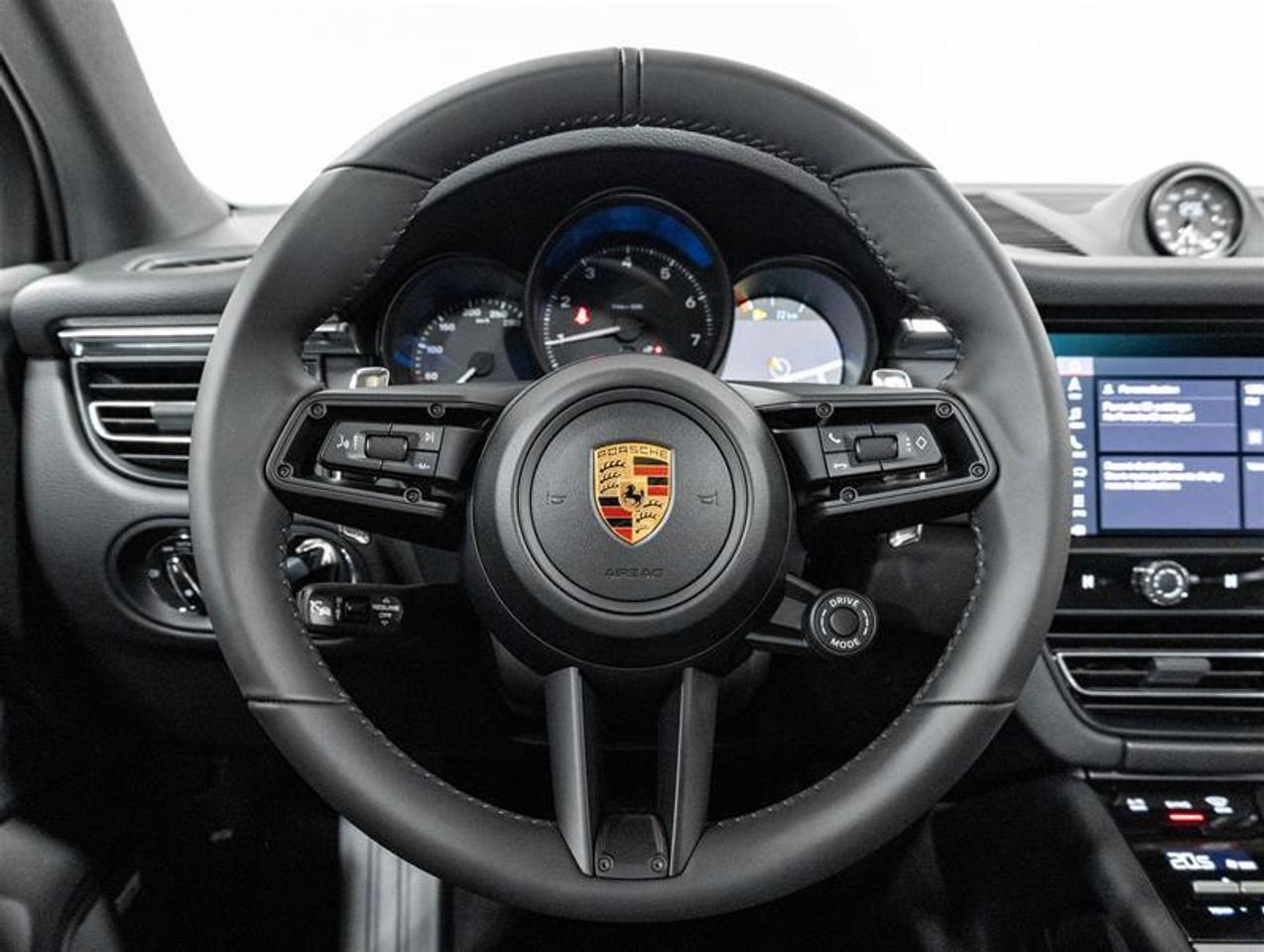 2026 Porsche Macan  Photo