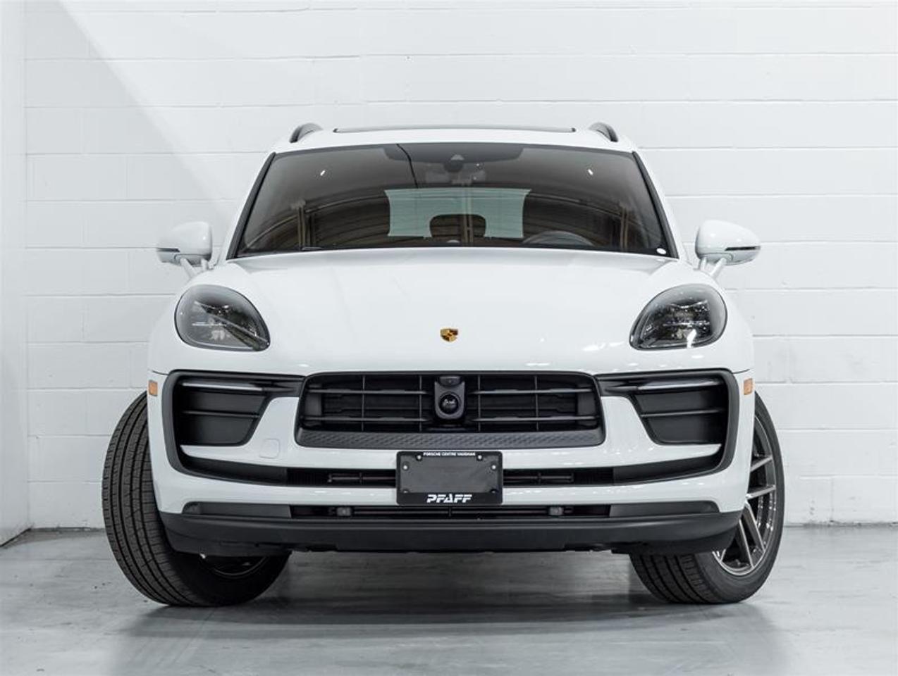 2026 Porsche Macan  Photo2