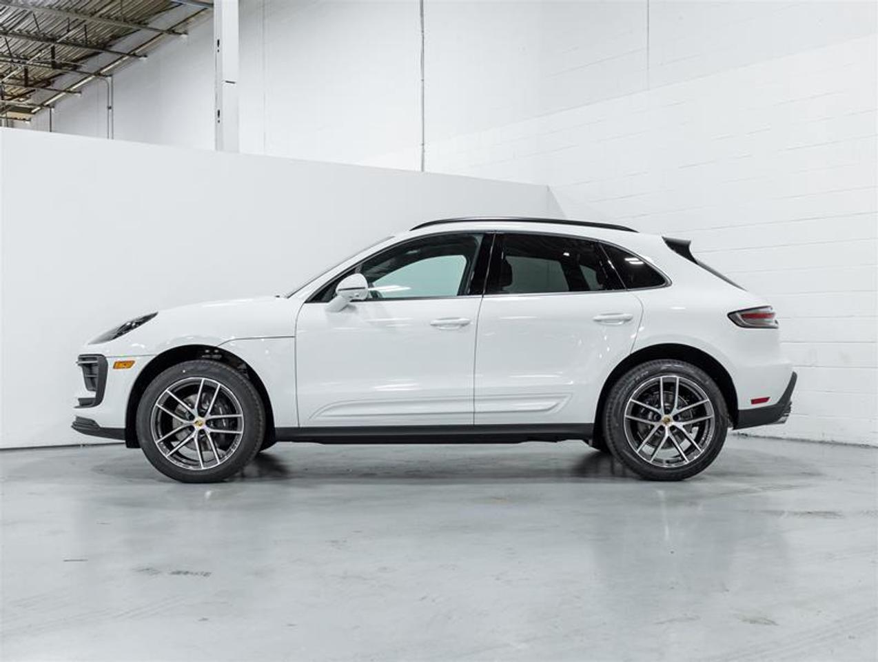 2026 Porsche Macan  Photo
