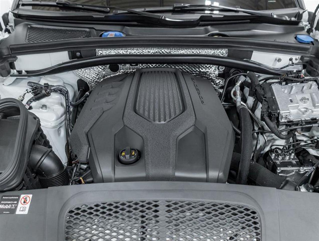2026 Porsche Macan  Photo