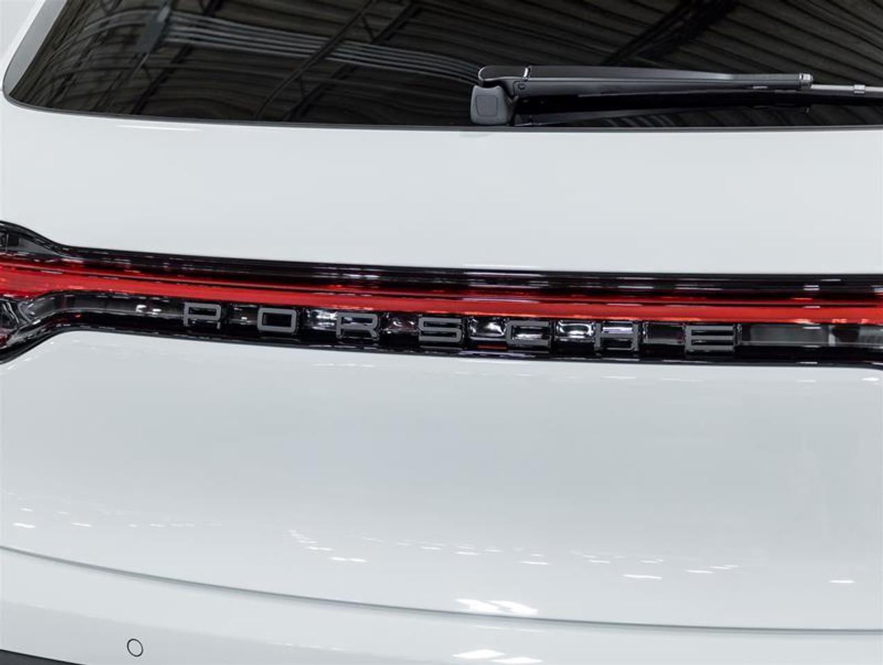 2026 Porsche Macan  Photo