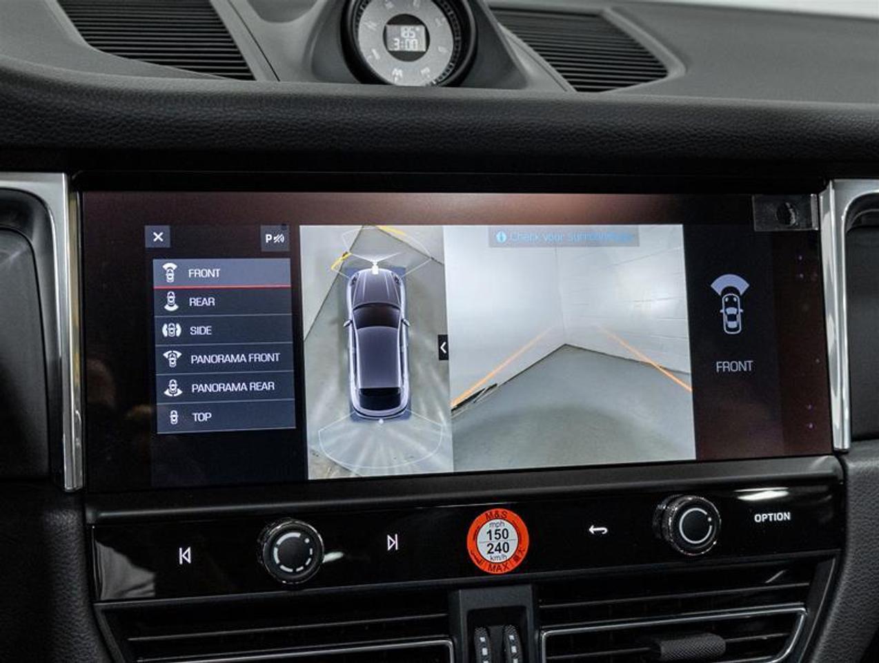 2026 Porsche Macan  Photo