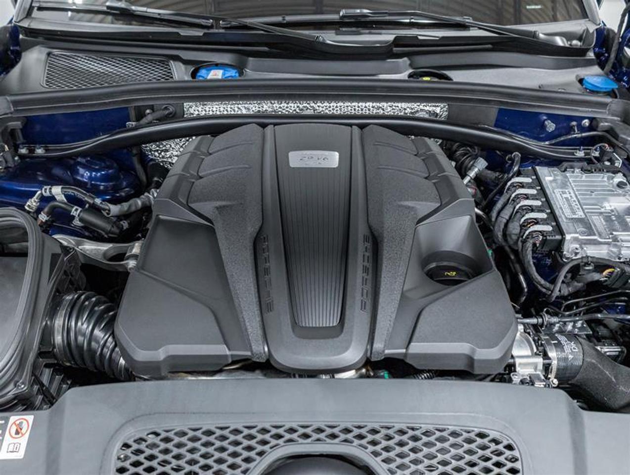 2026 Porsche Macan  Photo5